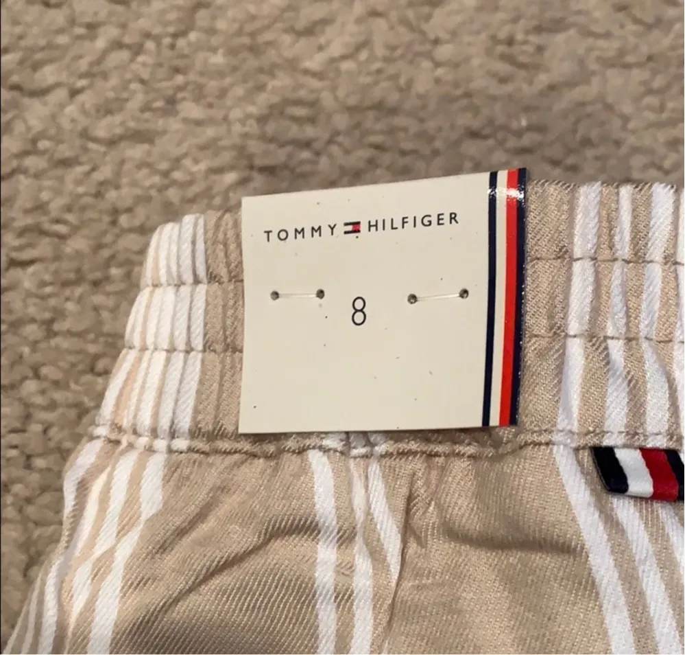 - Tommy Hilfiger pants 👖