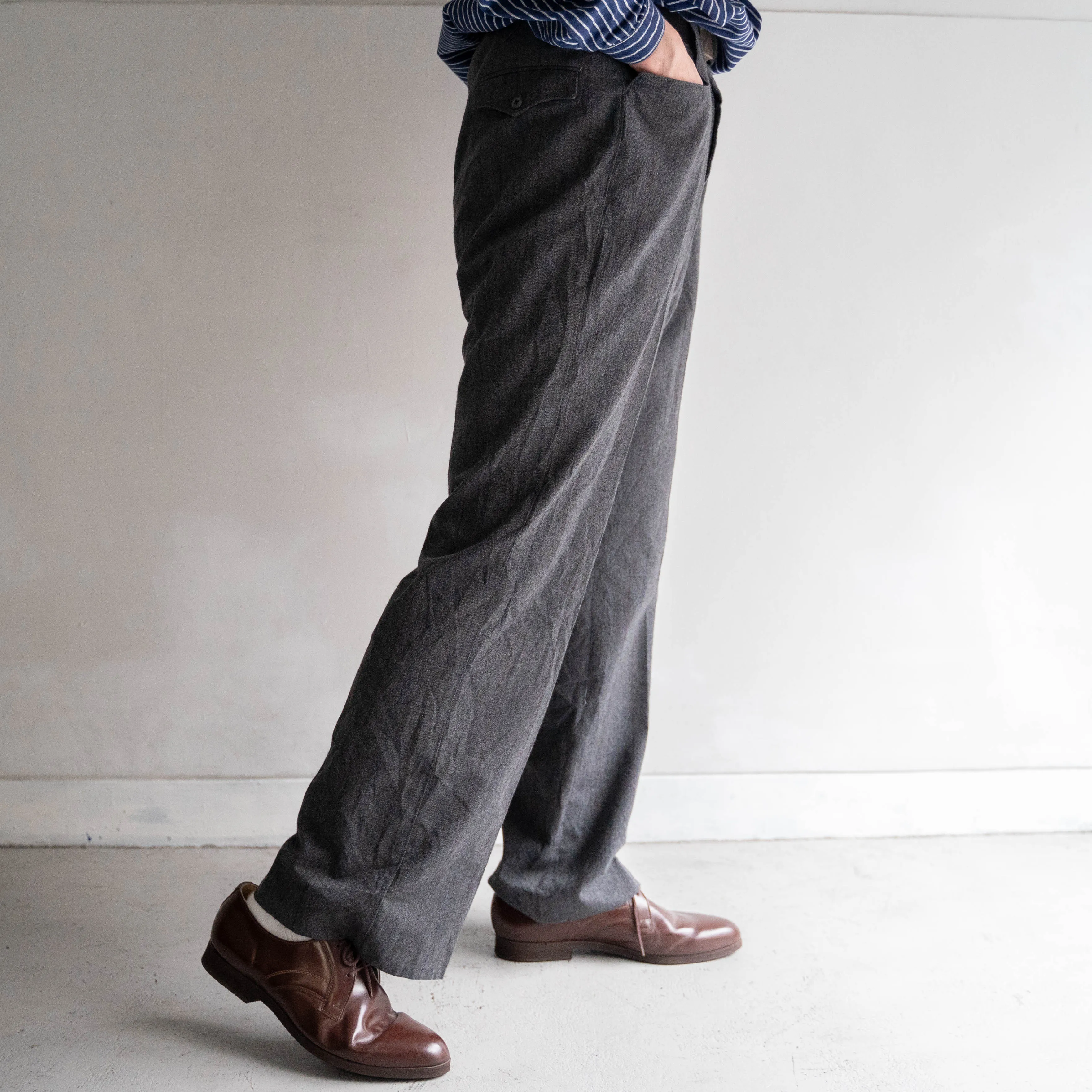 around 1970s gray color striped flare western slacks