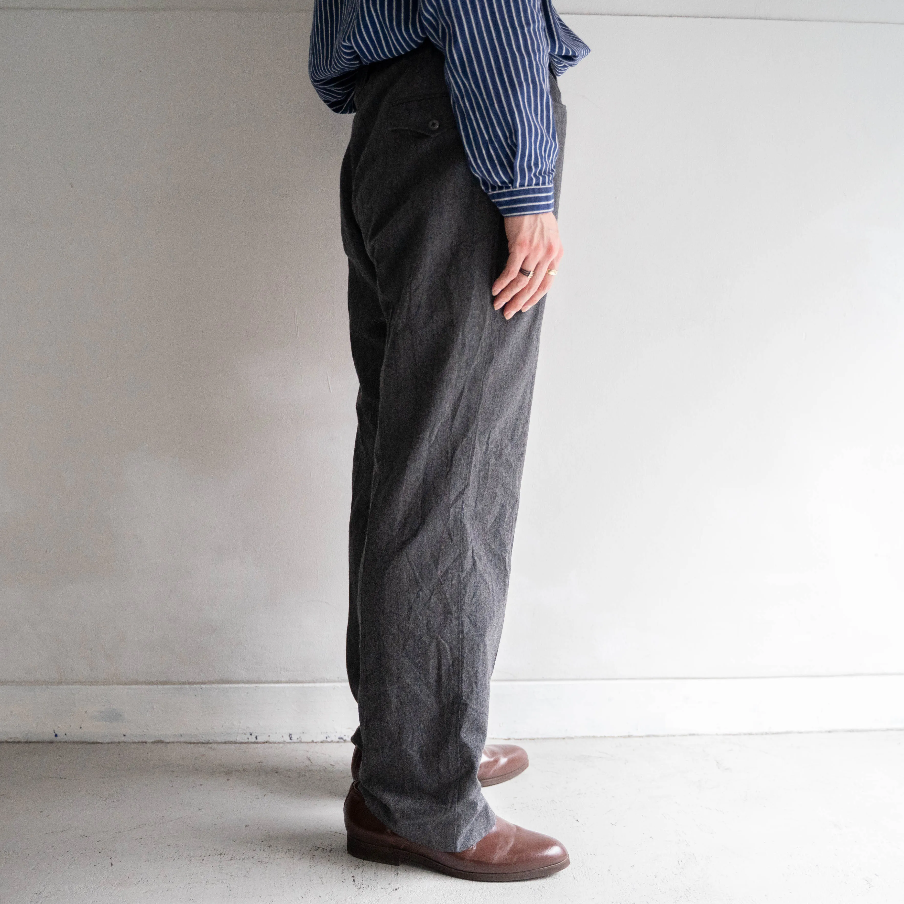 around 1970s gray color striped flare western slacks