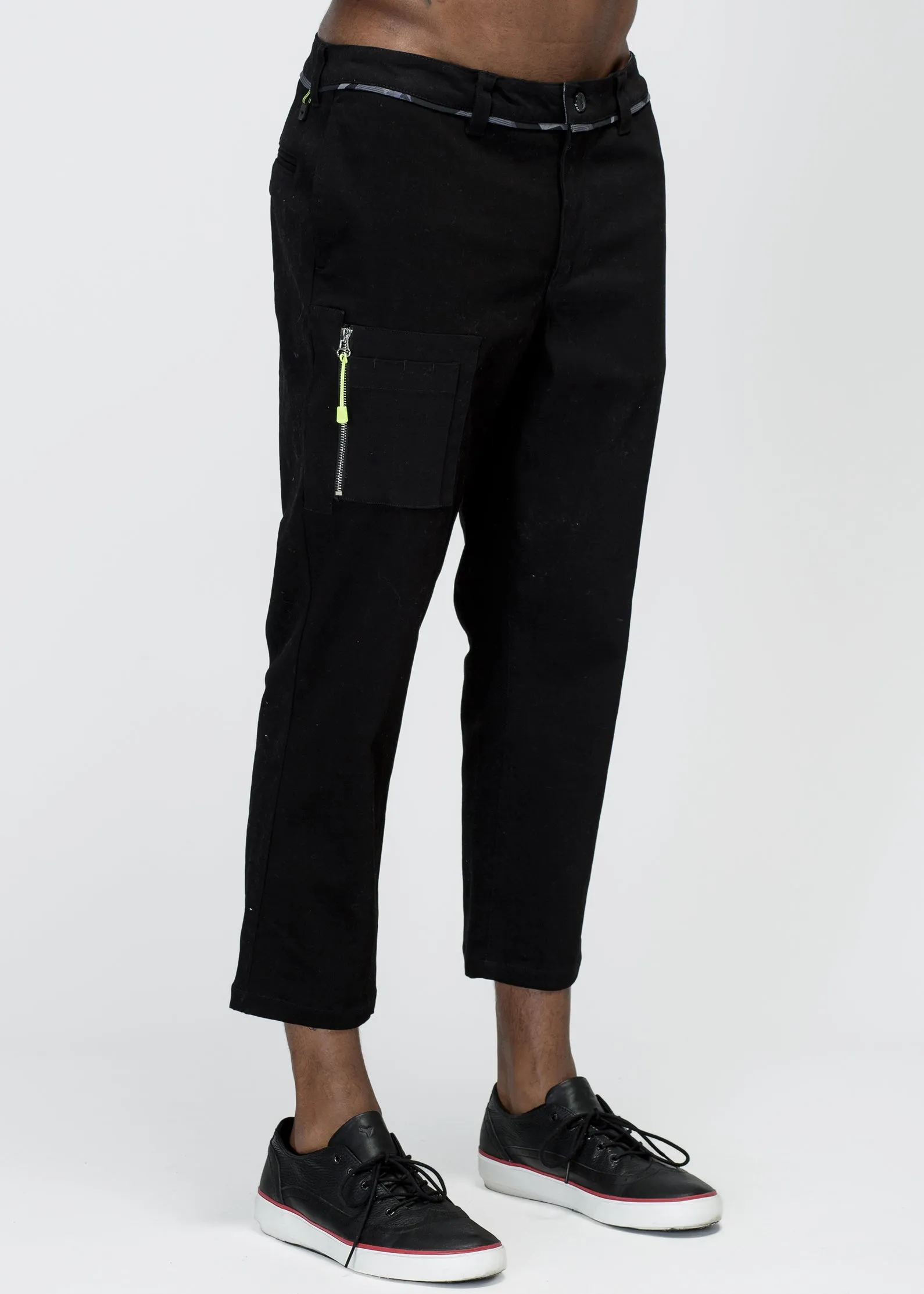 Konus Men's Cropped Side Zip Pants in Black